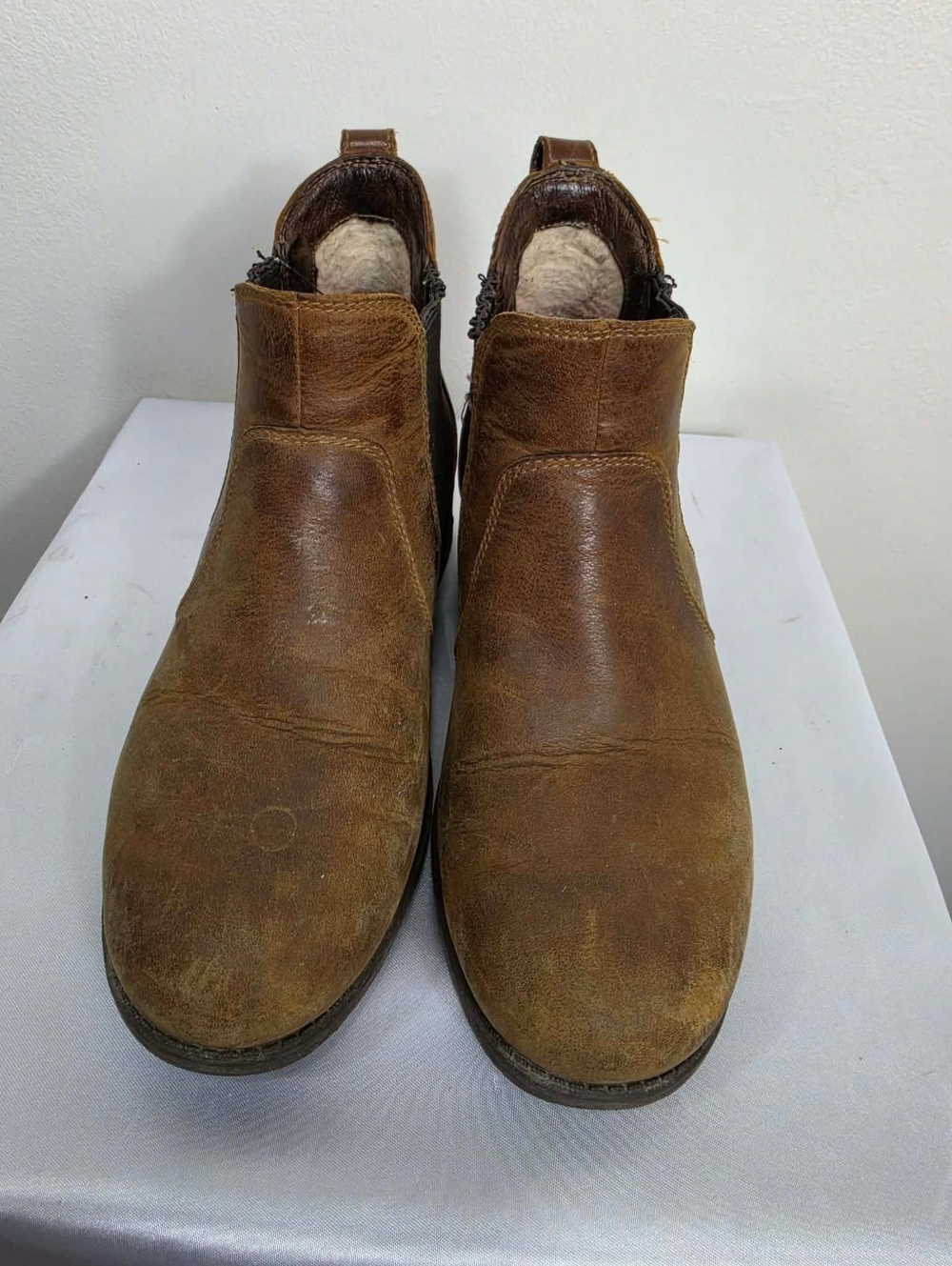 UGG Tan Leather Ankle Chelsea Boots Sz 7US - Picture 13 of 15